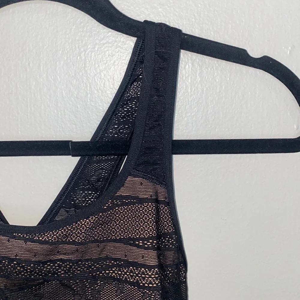🪿Lace detail Victoria Secret Sports Bra! - Picture 1 of 7